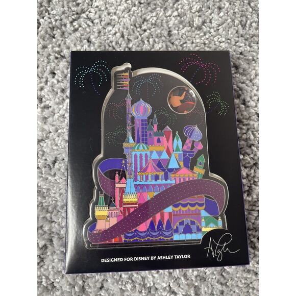Disney Castle Jumbo Spinner Ashley Taylor Design LE 3000 Pin Small World Grail - Picture 2 of 8